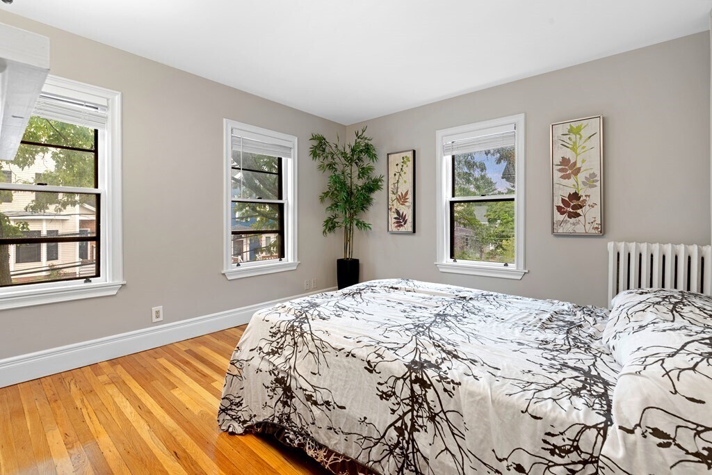 Building Photo - 80 Irving St