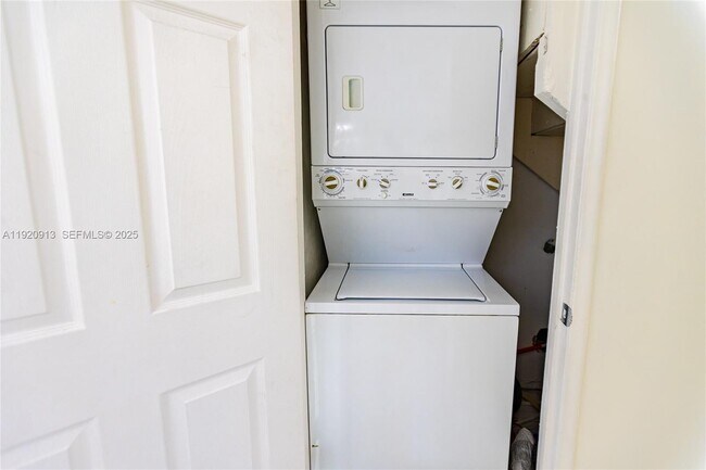 Building Photo - 245 NW 109th Ave