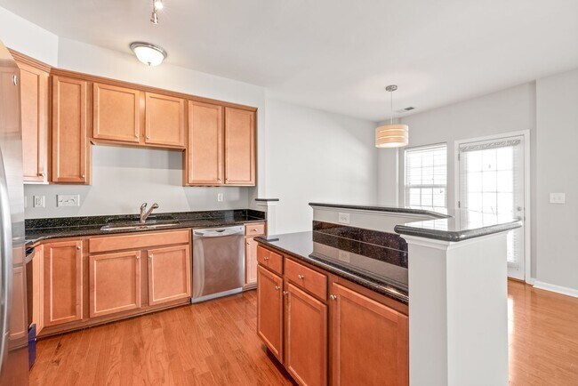 Building Photo - 3 Bedroom townhome in South Charlotte