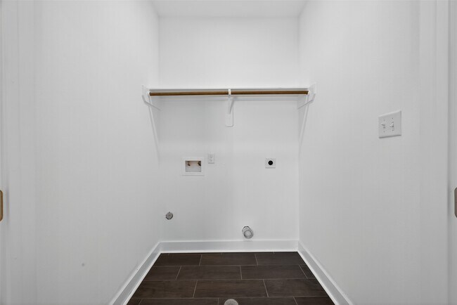 Building Photo - 714 Zoe St