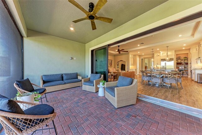 Building Photo - 2322 5th St E