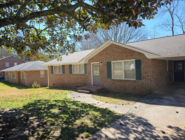 Building Photo - 3101 Cabriolet Trail