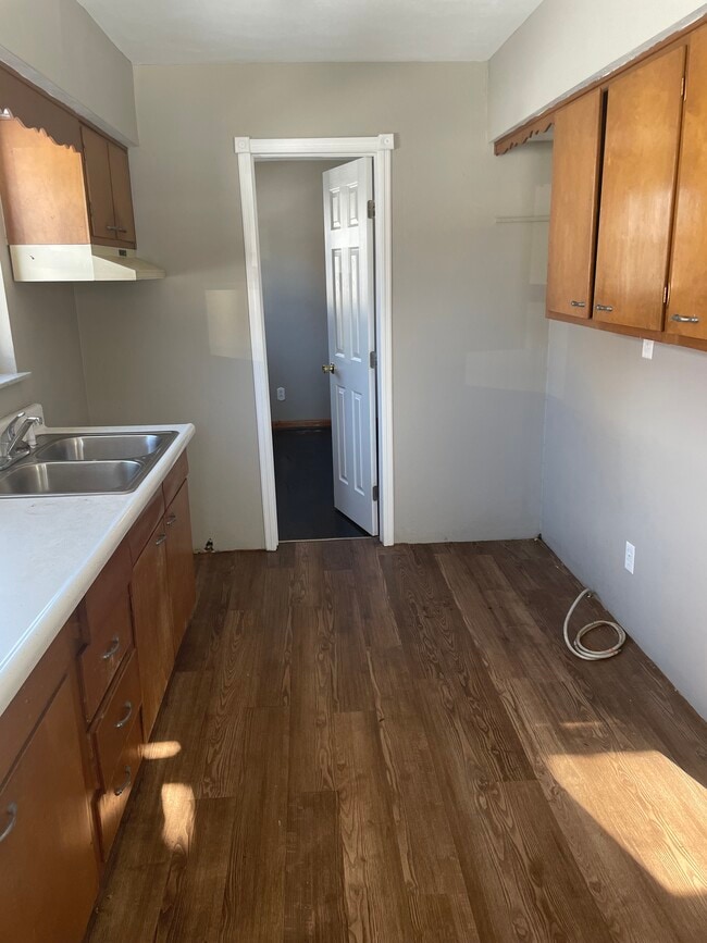 Building Photo - 4555 E 4th St