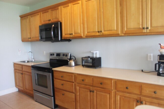 Building Photo - Furnished Riverview Home w/ Pool