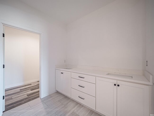 Building Photo - 3539 Sand Dr