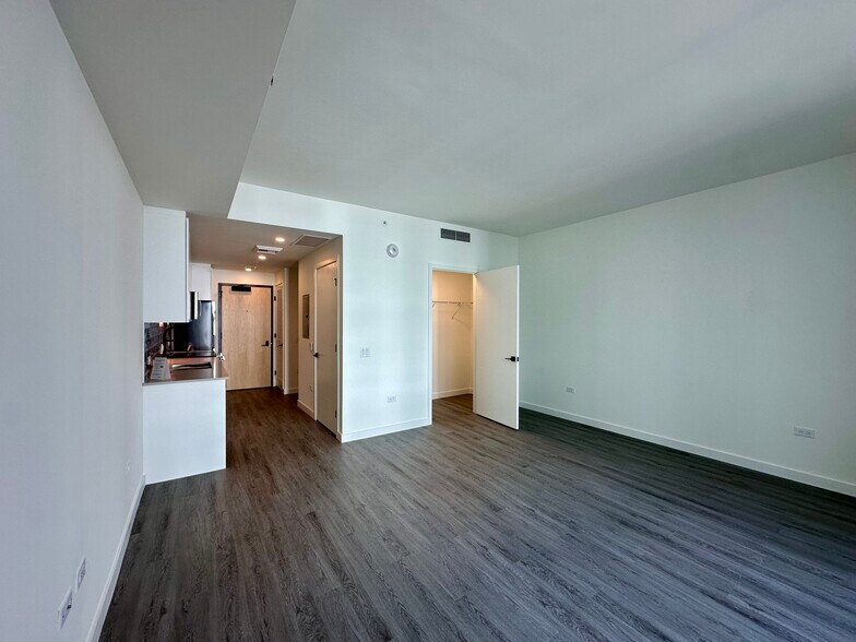 Building Photo - 154 NE 23rd St