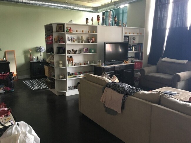 Building Photo - 21 Illinois St