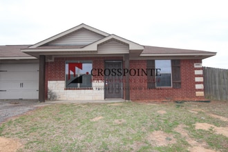 Building Photo - Mission Ranch- 2 Bedroom Duplex for Rent in Lindale!