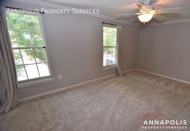 Building Photo - 571 Quaker Ridge Ct