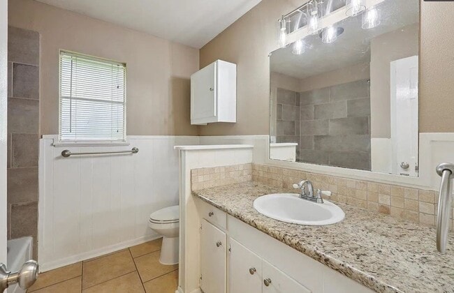Building Photo - 630 White Oak Dr
