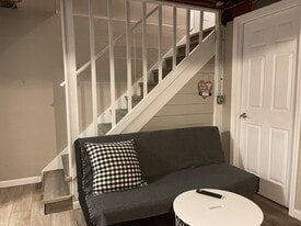 Building Photo - 28 Lathrop St