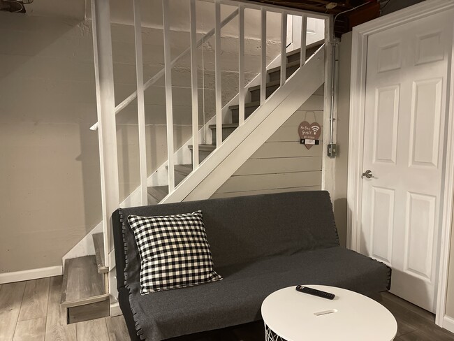 Building Photo - 28 Lathrop St