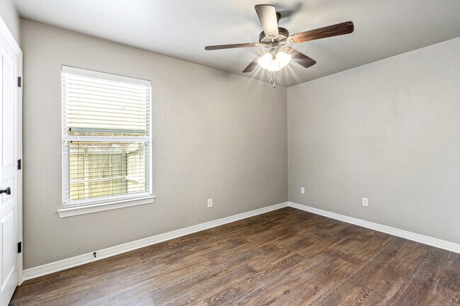 Building Photo - 1617 Shadow Canyon Dr