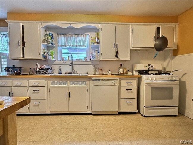 Building Photo - 213 Foster Ave