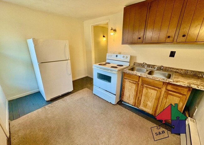 Building Photo - 4 Weaver Ln