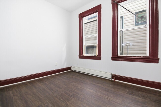 Building Photo - 35 W 52nd St