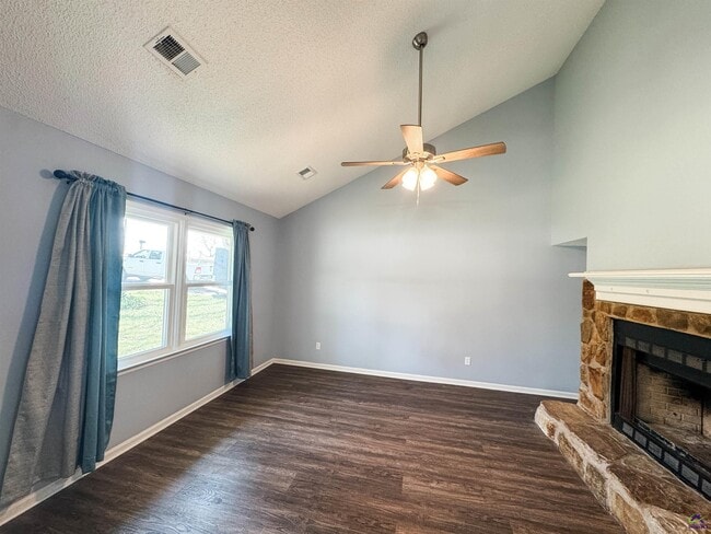 Building Photo - 2108 Marshallville Rd