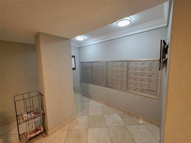 Building Photo - 1361 S Ocean Blvd