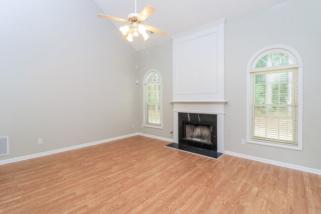 Building Photo - 1005 Crooked Creek Ct SE