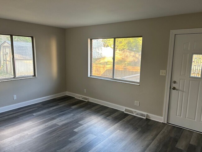 Building Photo - 2519-2521 Woodmere