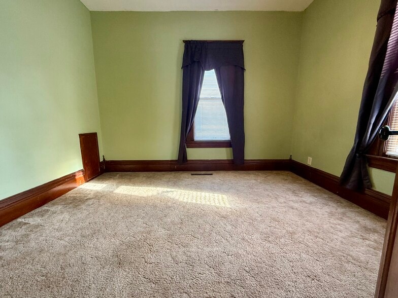 Bed #1 - 107 Clark St