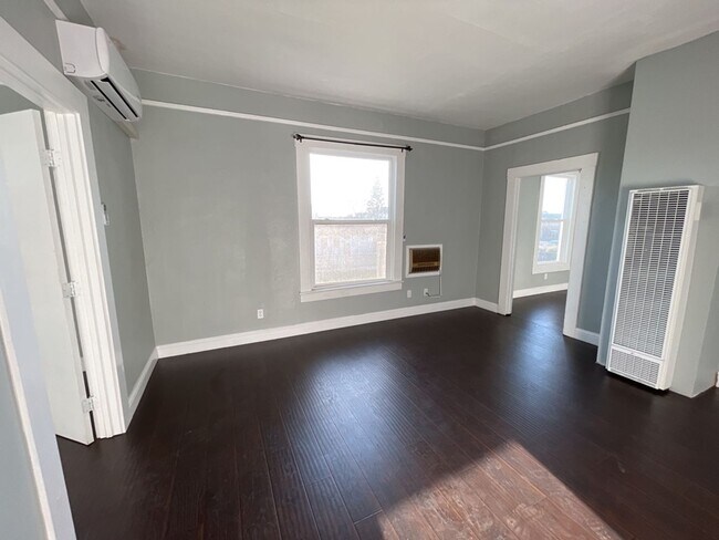 Building Photo - Merced St Fourplex