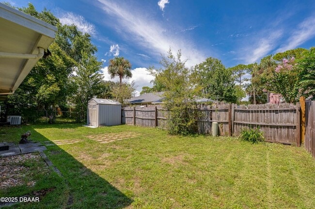 Building Photo - 1045 Amber Cir