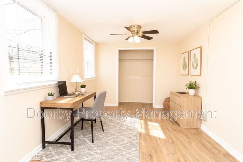 Building Photo - 1422 Wilson Rd