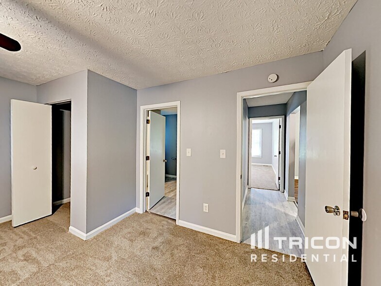 Building Photo - 146 Meadow Ridge Dr