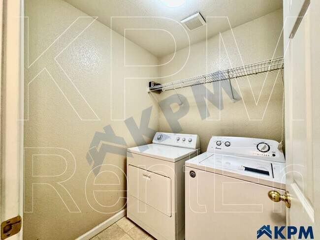 Building Photo - 1504 Cat Tail Dr