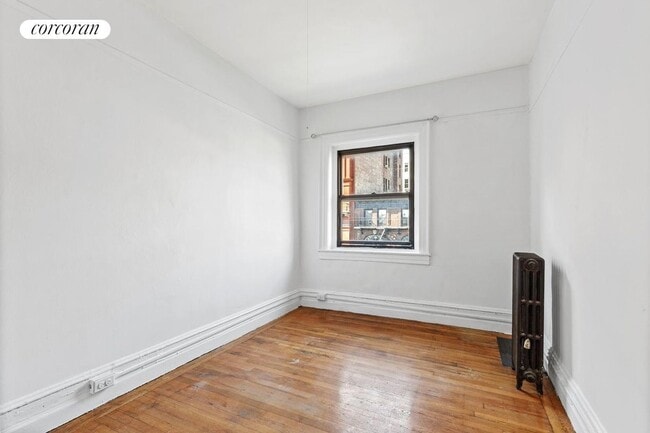 Primary Photo - 118 Montague St