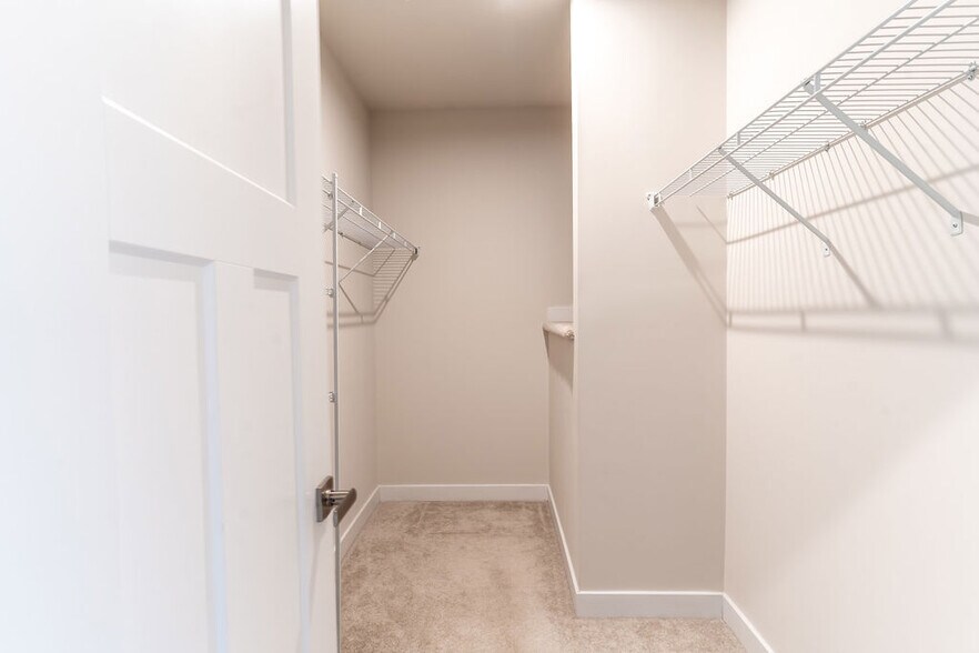 Building Photo - 100 Matisse Pl