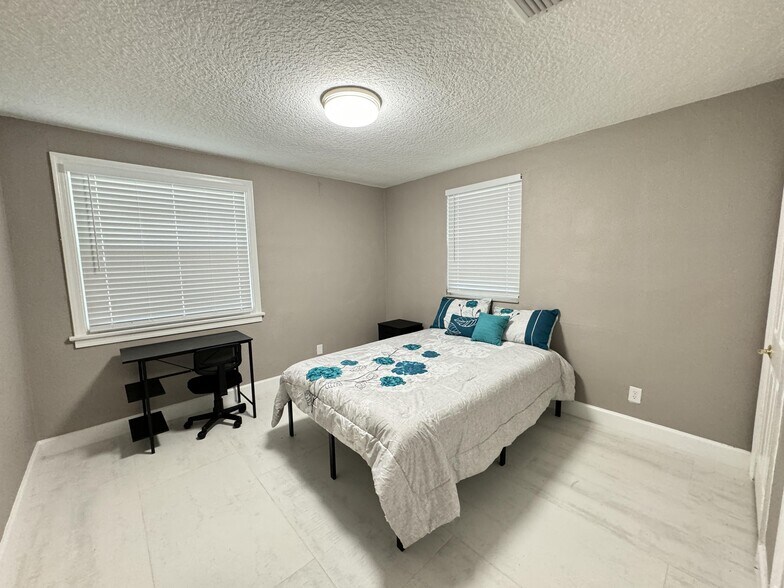 Building Photo - 5262 Tulane Ave