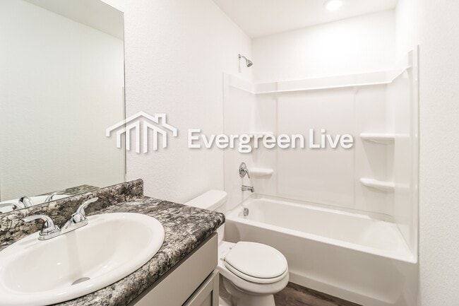 Building Photo - 154 Meadow Dr