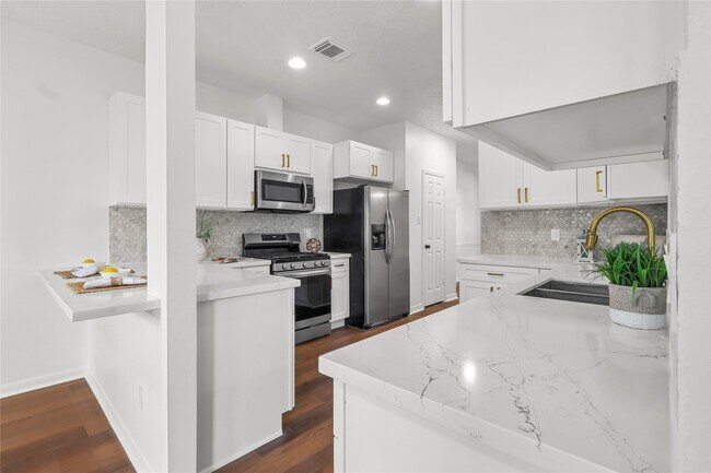 Building Photo - 2118 Gemini St
