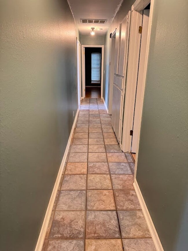 Building Photo - Charming 3-Bedroom, 2-Bath Home for Rent in Edmond – Prime Location!