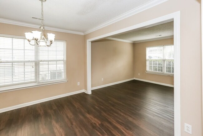 Building Photo - 8810 Laurel Run Dr