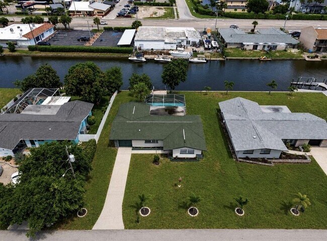 Building Photo - 1725 Bikini Ct