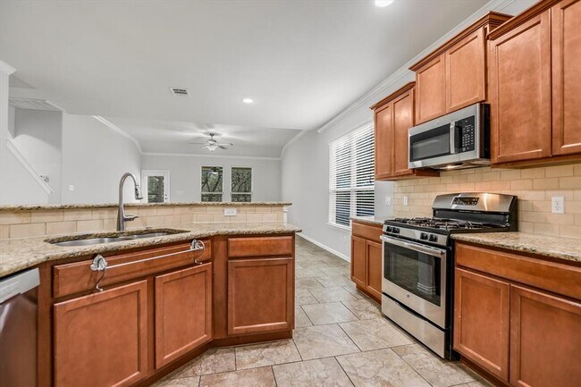 Building Photo - 3741 Bainbridge St