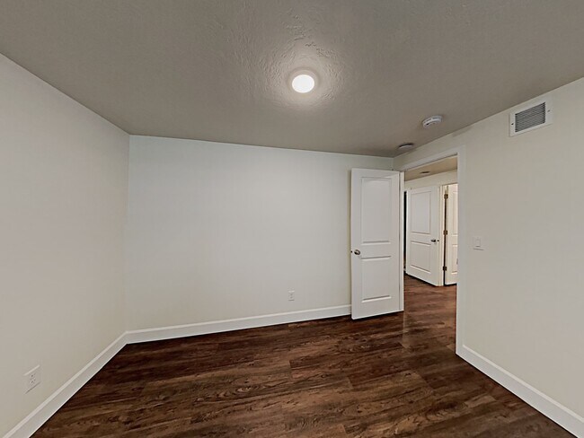 Building Photo - 6007 W Arranmore Drive