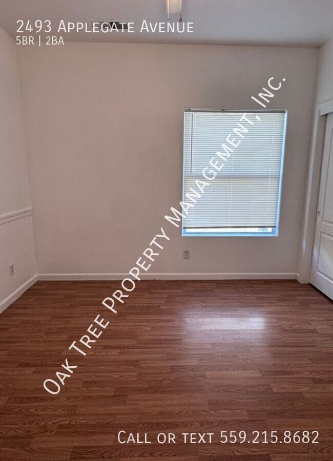 Building Photo - 2493 Applegate Ave