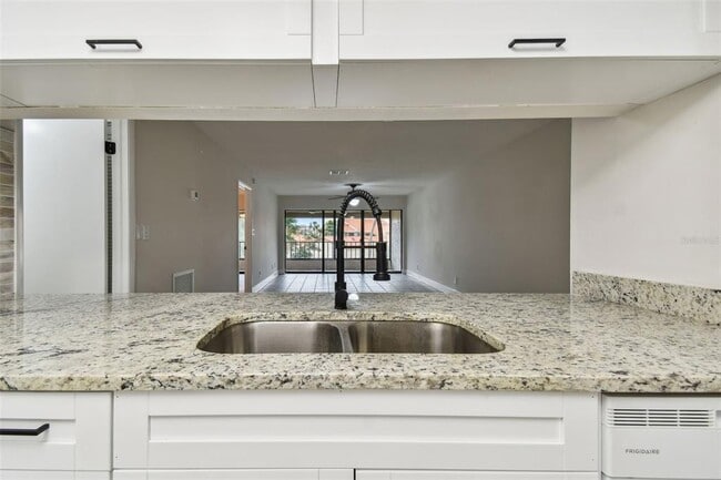 Building Photo - 4800 Brittany Dr S