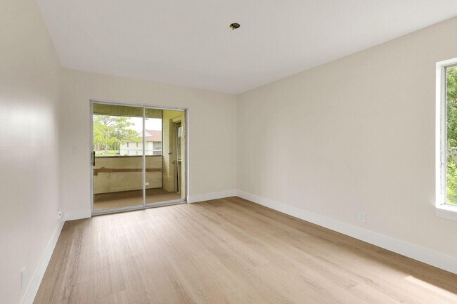 Building Photo - 6299 Chasewood Dr