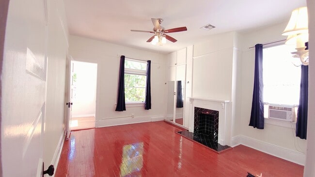 Building Photo - 2921 Lepage St