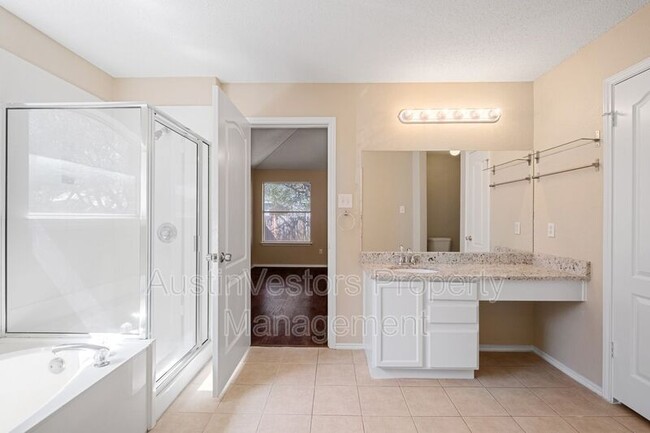 Building Photo - 1008 Chippewa