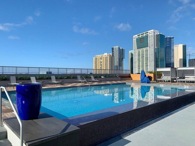Building Photo - The Central Ala Moana: 1 Bed, 1 Bath Top Floor Unit with 1 Parking