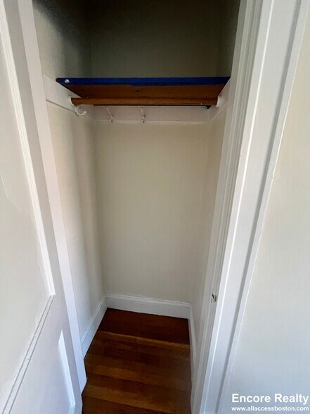 Building Photo - 1751 Beacon St