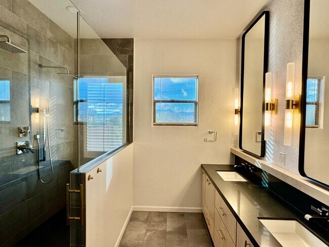 Building Photo - 13743 N High Mountain View Pl