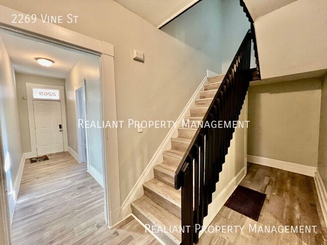 Building Photo - Spacious & Charming Townhouse in the Heart...