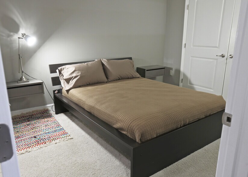 Building Photo - 941 Penn Ave